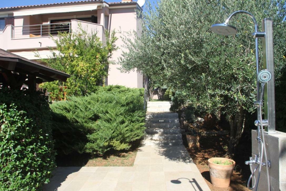 Premantura Olive Garden Villa Exterior photo